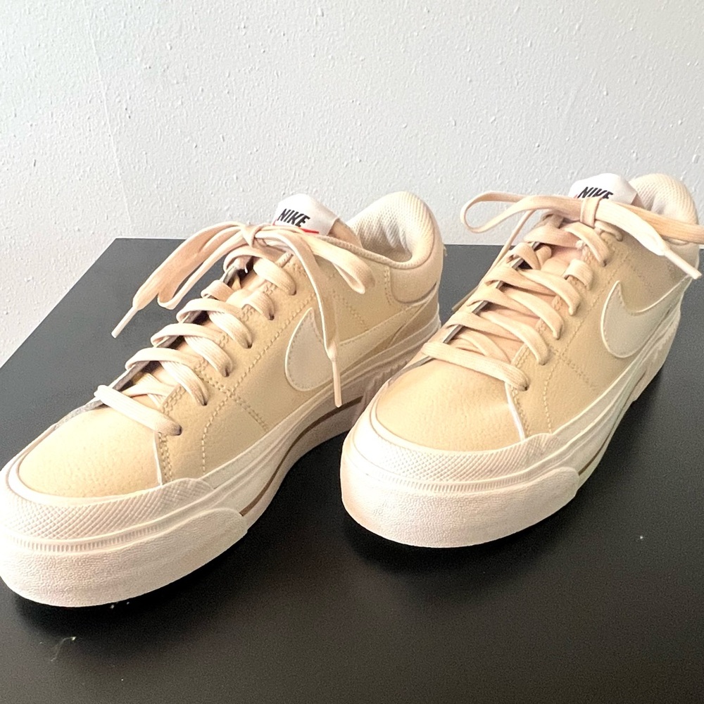 Nike Court Legacy Lift